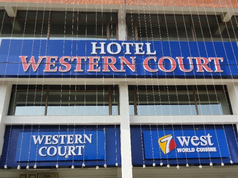 Western Court Chandīgarh Exteriör bild