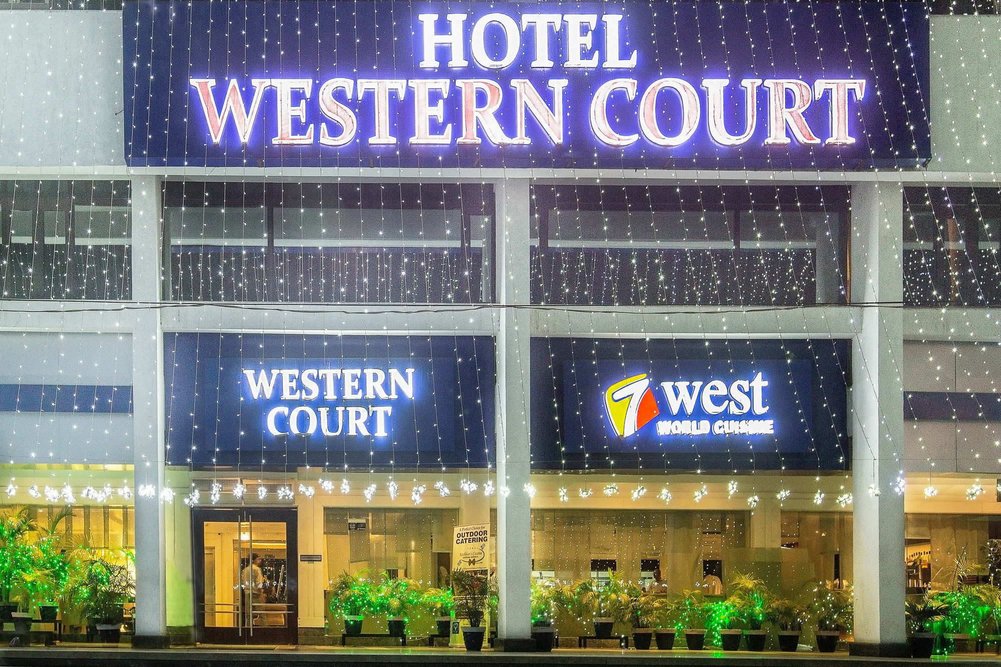 Western Court Chandīgarh Exteriör bild